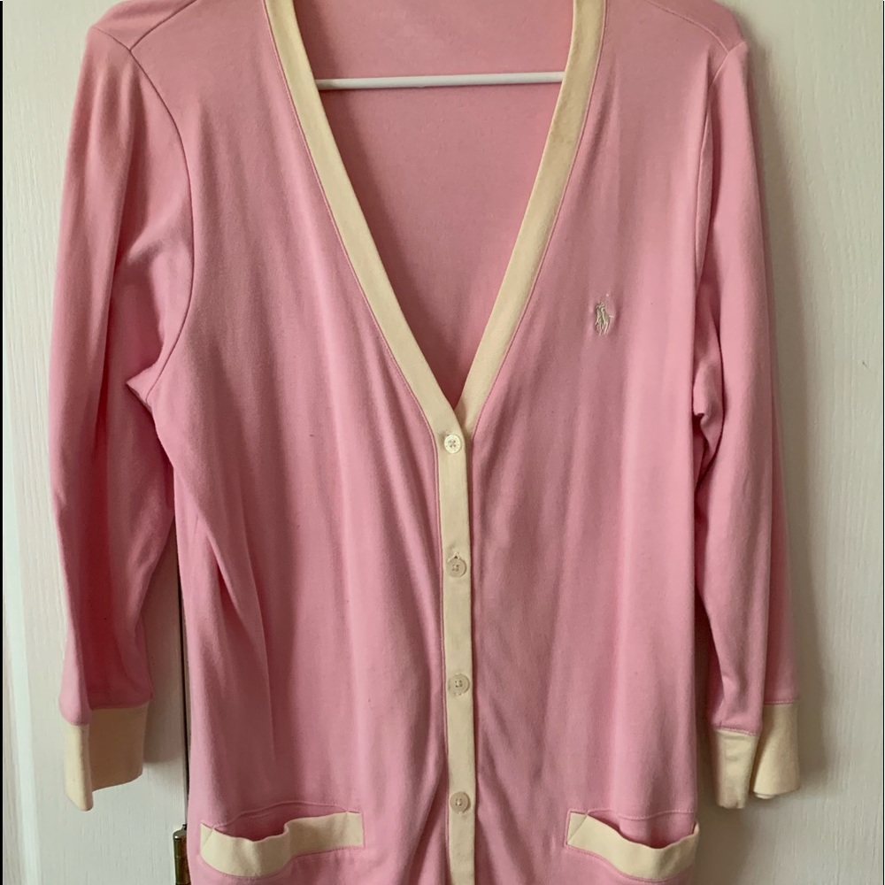 Long sleeve V-neck sweater.